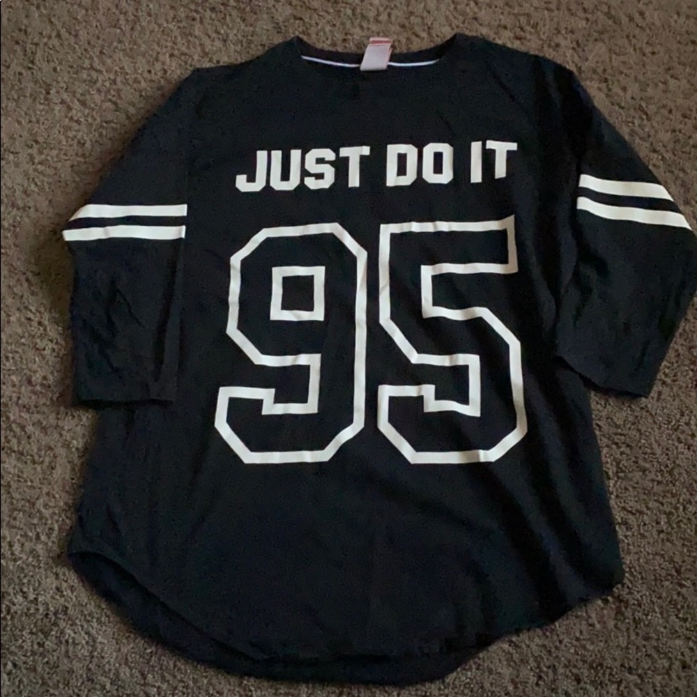 Nike top